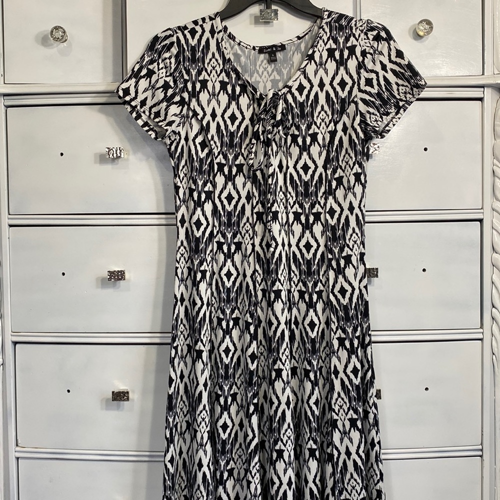 Super cute dress.
